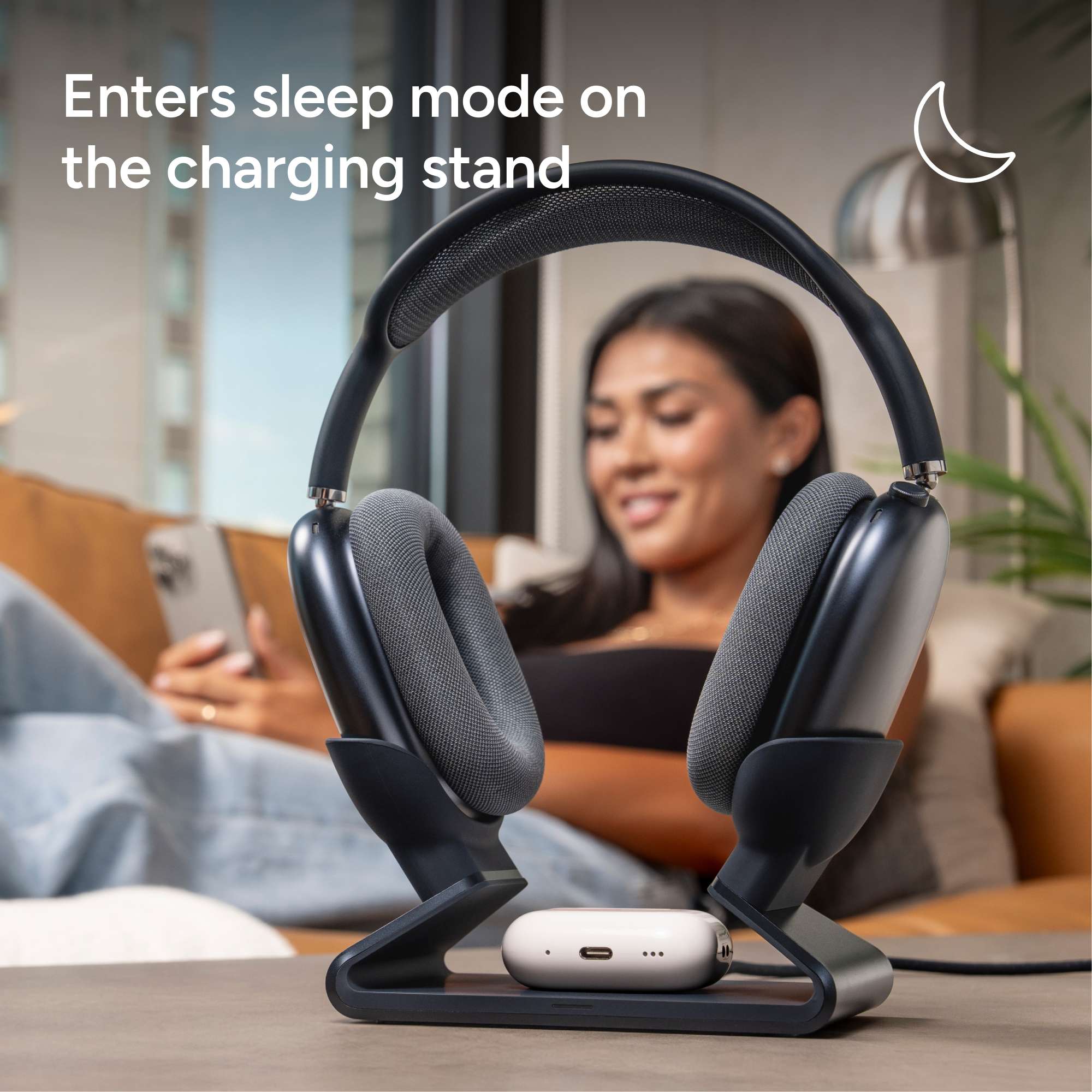 Max Headphones Charging Stand